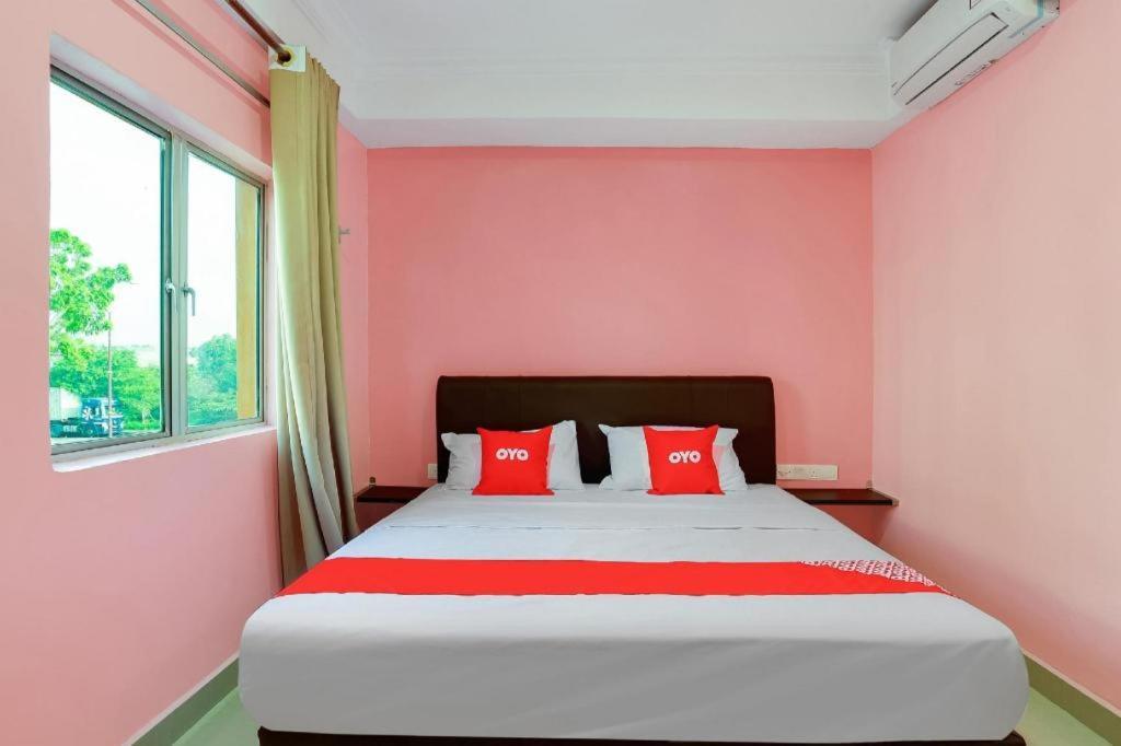Oyo 89387 Sun Keerana Hotel Kelang Zewnętrze zdjęcie